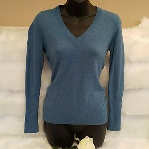 ● J crew fitted cashmere sweater ●